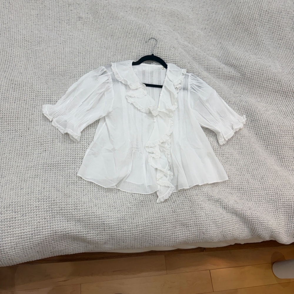 Doen Henri White Ruffled Front Button Women's Blouse - Picture 2 of 5